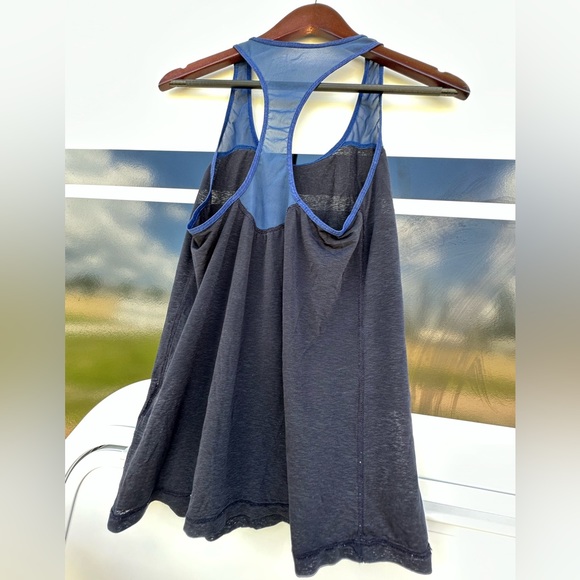 Hollister Bundle of 3 Small Tank Tops! Costal tank tops, striped tank - Picture 4 of 8